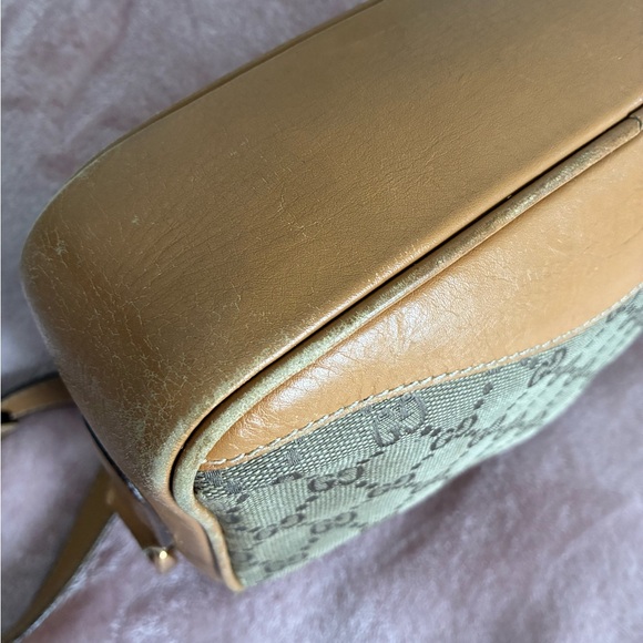 Authentic Gucci Tan and Brown Vintage Crossbody Bag - Rare - Picture 4 of 16